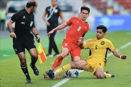 SEA Games 33: Dinh Bac shines as Vietnam’s U22 clinch semifinal berth